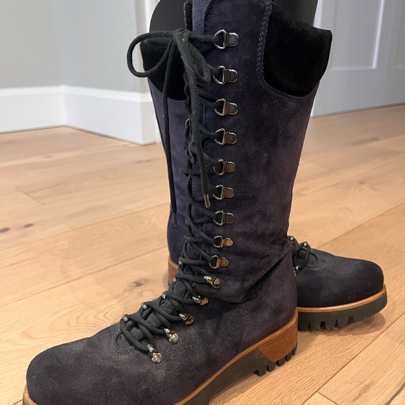 Stylish Navy Lace-Up Boots for Women - Picture 4 of 9